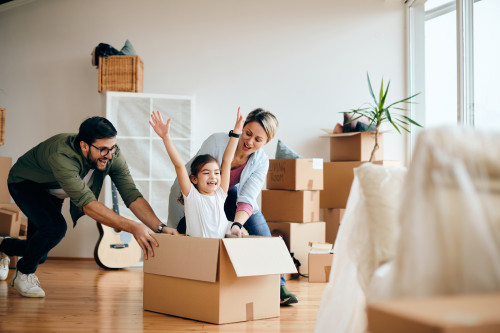 familia feliz nova casa